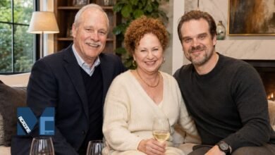 Actor David Harbour smiling with his parents Kenneth Harbour and Nancy Harbour