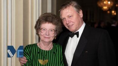 Jane Elizabeth Ebsworth Oriel standing next to her husband Sir David Attenborough at a formal event