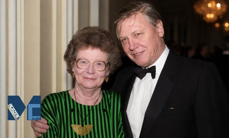 Jane Elizabeth Ebsworth Oriel standing next to her husband Sir David Attenborough at a formal event