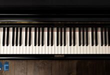 Full 88-key piano keyboard showing white and black keys from bass to treble range