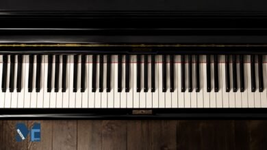 Full 88-key piano keyboard showing white and black keys from bass to treble range