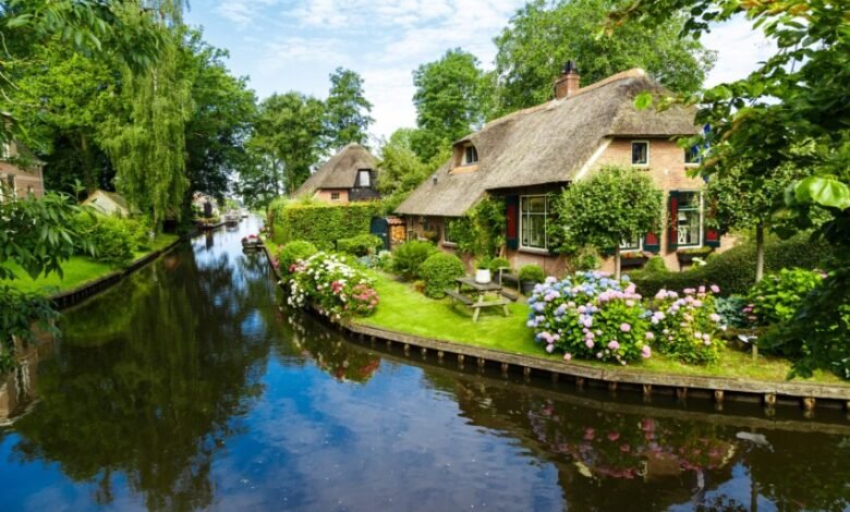 Giethoorn Tour